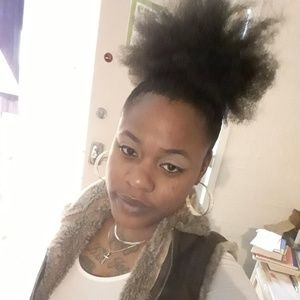 Meet your Posher, Queen